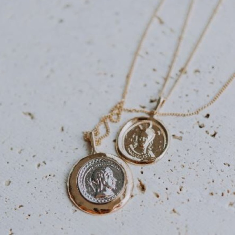 GP Halo Coin Necklace - Picture 3 of 6